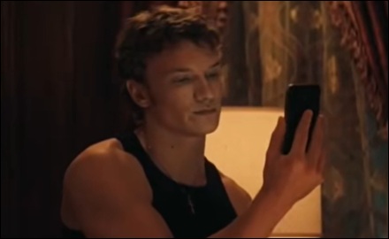 Ilya en appel vid&eacute;o sur son Iphone 7